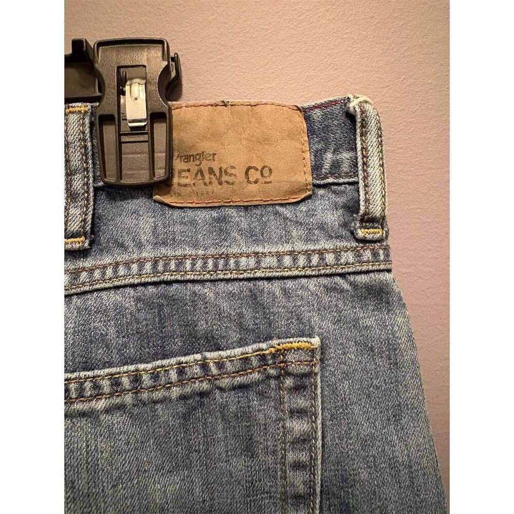 Wrangler Men's Relaxed Straight Jeans Blue Size 40x32 5-Pocket Design - Picture 12 of 13